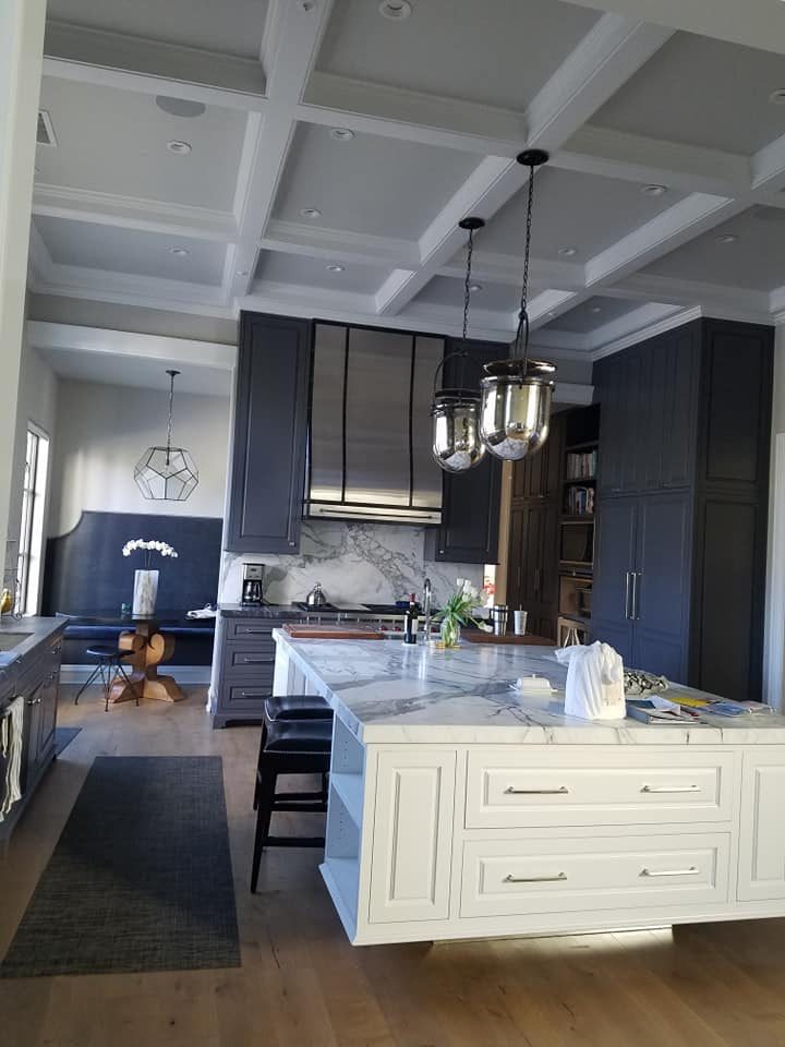 White island under a coffered ceiling
